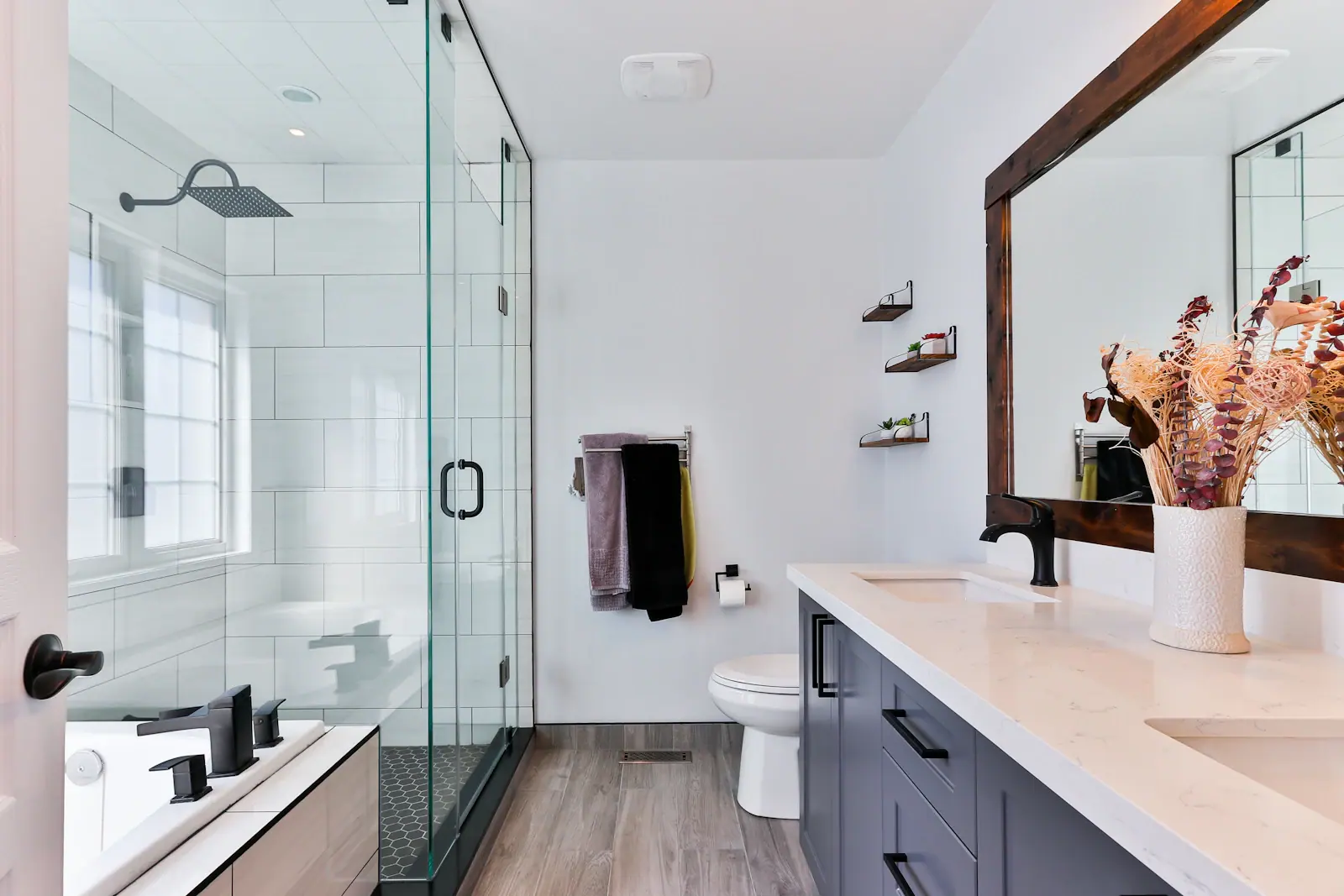 SHOWER CUBICLES