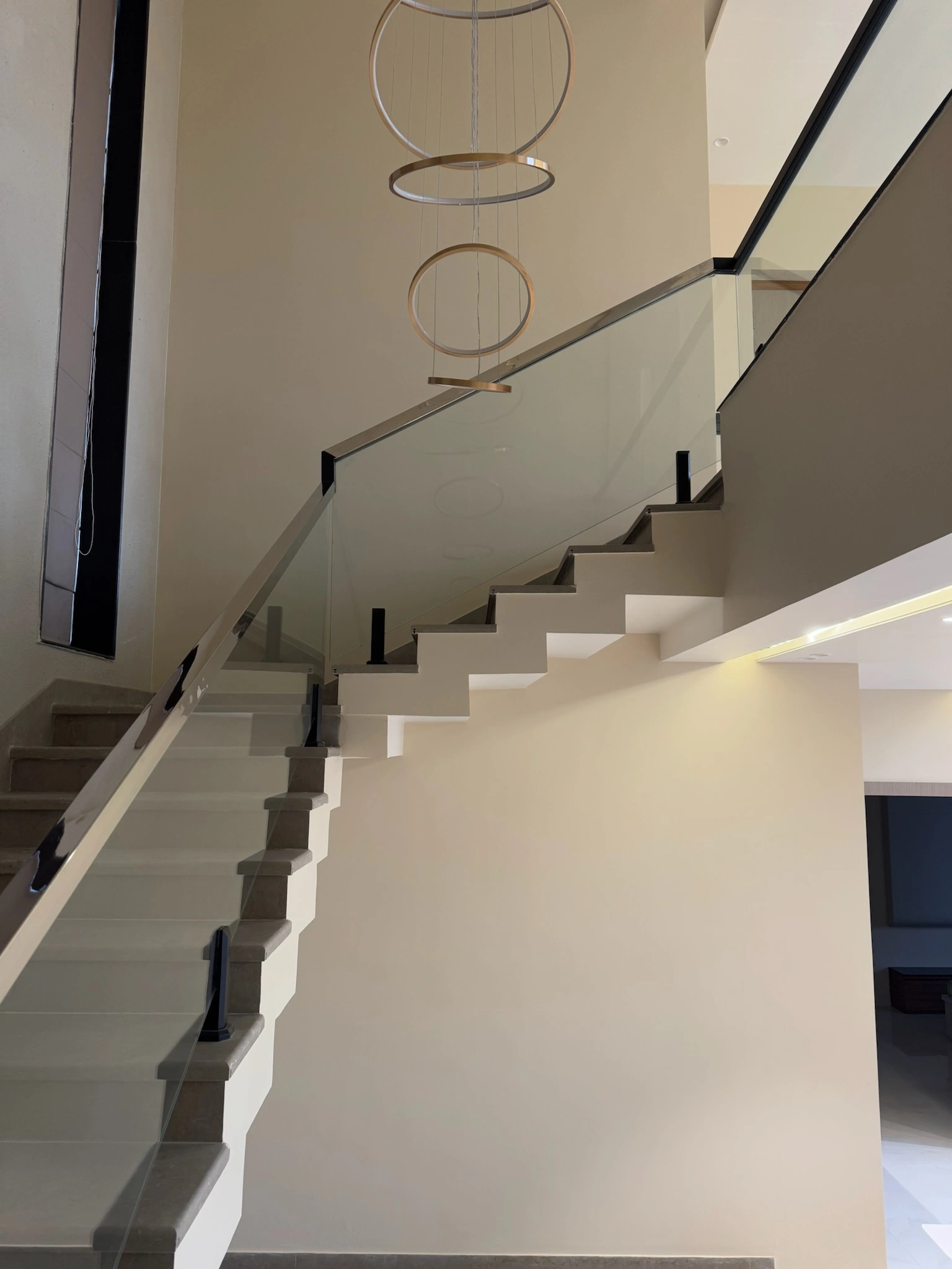 SPIGOT MOUNTED GLASS BALUSTRADES